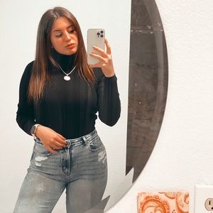 Meet your Posher, Sabrina